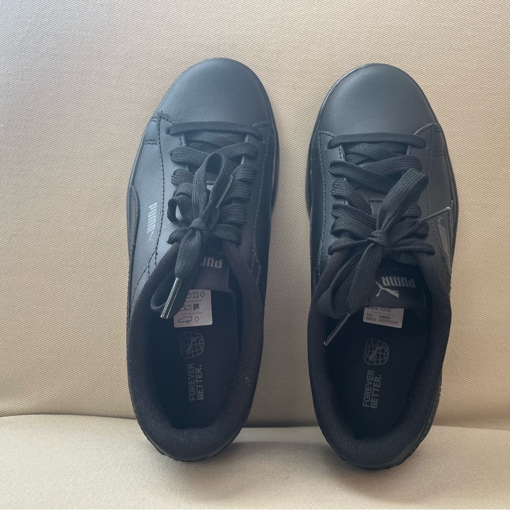 EUC Puma Men's Classic Black Sneakers